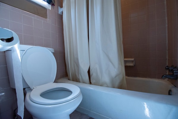 Foto van Queensize bed | Niet roken - Vakantiehuis in Calhoun GA - BathRoom
