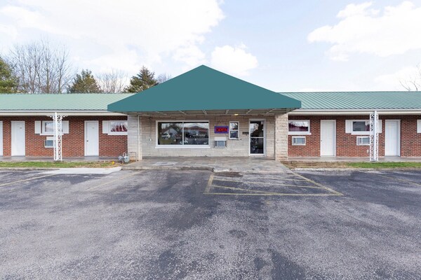 Foto van Queensize bed | Niet roken - Vakantiehuis in Cave City KY - ExteriorSummer