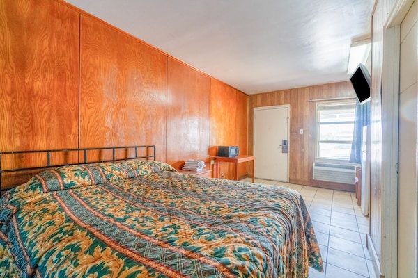 Foto van Queen Bed Met Kitchenette Non - Roken - Vakantiehuis in Corpus Christi TX - BedRoom