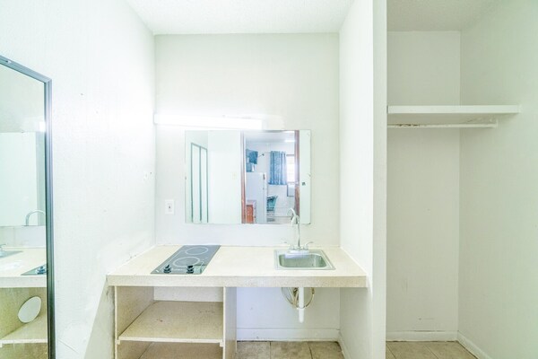 Foto van Queen Bed Met Kitchenette Non - Roken - Vakantiehuis in Corpus Christi TX - BedRoom