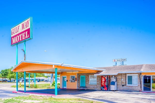 Foto van Queen Bed Niet Roken - Vakantiehuis in Corpus Christi TX - ExteriorSummer