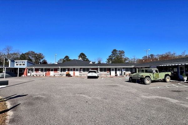 Foto van Queen Bed Niet Roken - Vakantiehuis in Chesterfield, SC - ExteriorSummer