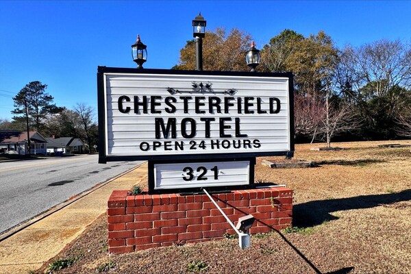 Foto van Queen Bed Niet Roken - Vakantiehuis in Chesterfield, SC - ExteriorSummer