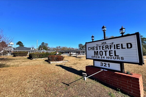 Foto van Queen Bed Niet Roken - Vakantiehuis in Chesterfield, SC - ExteriorSummer