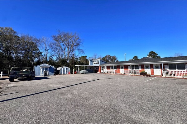 Foto van Queen Bed Niet Roken - Vakantiehuis in Chesterfield, SC - ExteriorSummer