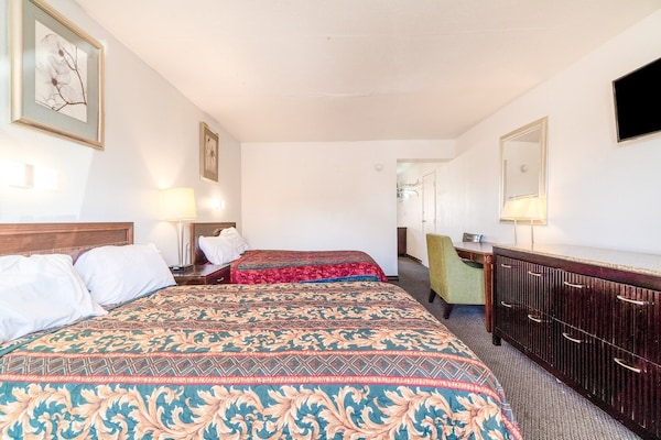 Foto van 1 Kingsize Bed En 2 Volledig Bed - Vakantiehuis in Chickasha OK - BedRoom