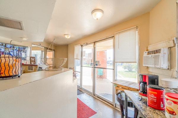 Foto van 1 Kingsize Bed En 1 Volledig Bed - Vakantiehuis in Chickasha OK - HallReception