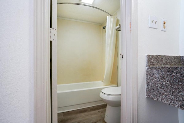 Foto van Premium kingsize bed | NSMK - Vakantiehuis in Decatur GA - BathRoom