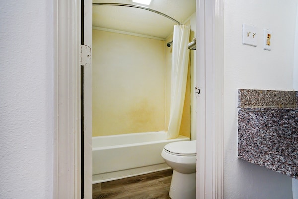 Foto van Premium kingsize bed | NSMK - Vakantiehuis in Decatur GA - BathRoom