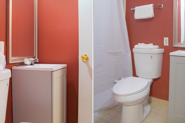 Foto van Premium tweepersoonsbed (queensize) | Rookvrij - Vakantiehuis in Decatur GA - BathRoom