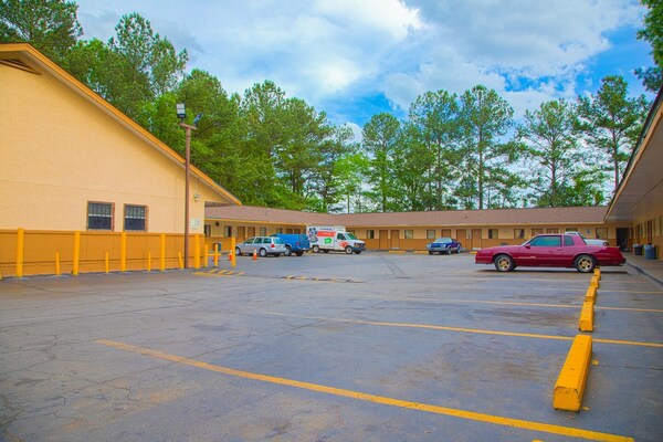 Foto van Premium tweepersoonsbed (queensize) | Rookvrij - Vakantiehuis in Decatur GA - parking