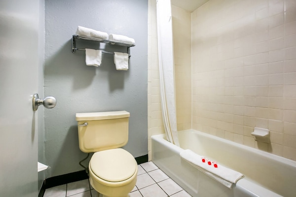 Foto van Premium kingsize bed | Texarkana TX - Vakantiehuis in Texarkana TX - BathRoom