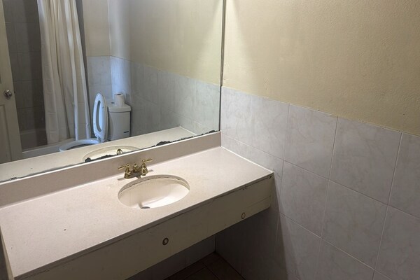 Foto van Tweepersoonsbed (queensize) | Roken mogelijk | Dallas - BathRoom