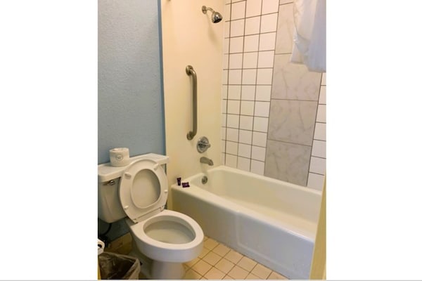 Foto van Tweepersoonsbed (queensize) Niet-roken | Dundee - Vakantiehuis in Dundee FL - BathRoom