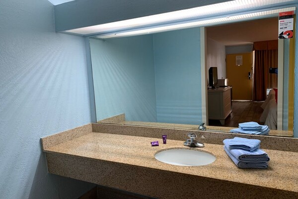 Foto van Luxe tweepersoonsbed (Queen size) | Dundee - Vakantiehuis in Dundee FL - BathRoom