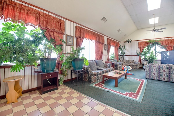 Foto van Premium tweepersoonsbed (Queensize) | Elkhart IN - Vakantiehuis in Elkhart IN - FloorPlan