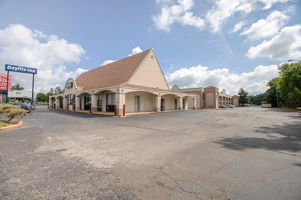 Foto van Premium tweepersoonsbed (Queensize) | Elkhart IN - Vakantiehuis in Elkhart IN - ExteriorSummer
