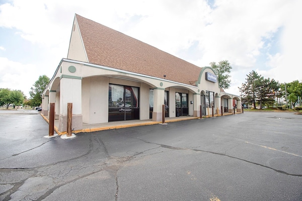 Foto van Premium tweepersoonsbed (Queensize) | Elkhart IN - Vakantiehuis in Elkhart IN - parking