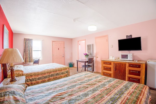 Foto van 1 Queensize Bed & 2 Tweelingbedden Niet Roken - Vakantiehuis in El Paso TX - BedRoom