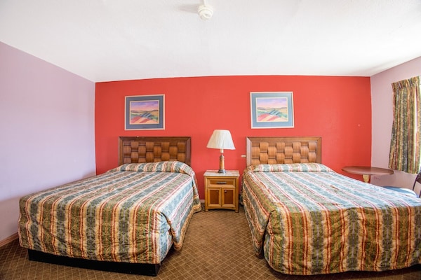 Foto van 1 Queensize Bed & 2 Tweelingbedden Niet Roken - Vakantiehuis in El Paso TX - BedRoom
