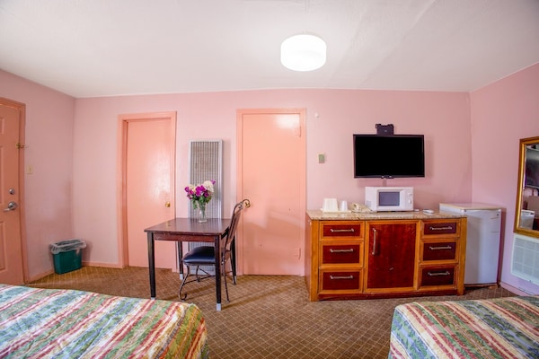 Foto van 1 Queensize Bed & 2 Tweelingbedden Niet Roken - Vakantiehuis in El Paso TX - BedRoom