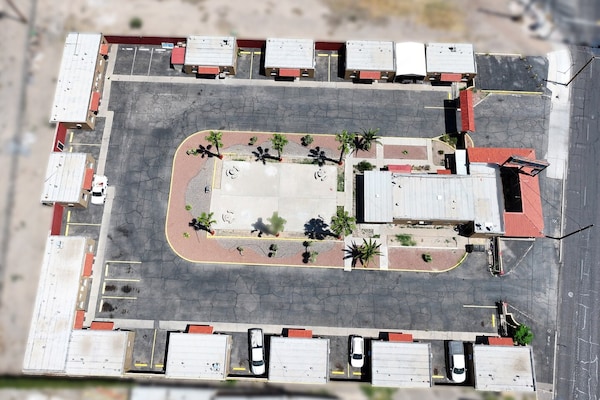 Foto van 1 Queensize Bed & 2 Tweelingbedden Niet Roken - Vakantiehuis in El Paso TX - Facilities
