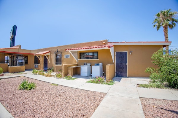 Foto van 1 Queensize Bed & 2 Tweelingbedden Niet Roken - Vakantiehuis in El Paso TX - FloorPlan