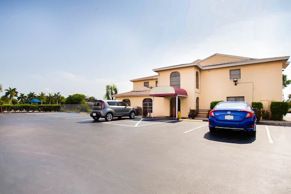 Foto van Premium kingsize bed | NSMK - Vakantiehuis in Cape Coral FL - ExteriorSummer