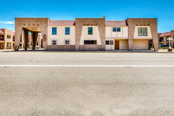 Foto van Premium 2 Queensize Bed Roken - Vakantiehuis in Groesbeck TX - ExteriorSummer