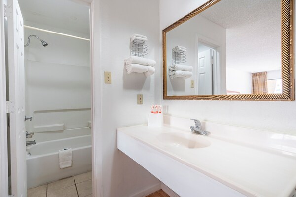 Foto van Premium 2 Queensize Bed Roken - Vakantiehuis in Groesbeck TX - BathRoom