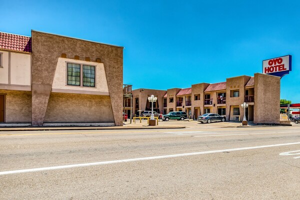 Foto van Premium 2 Queensize Bed Roken - Vakantiehuis in Groesbeck TX - parking