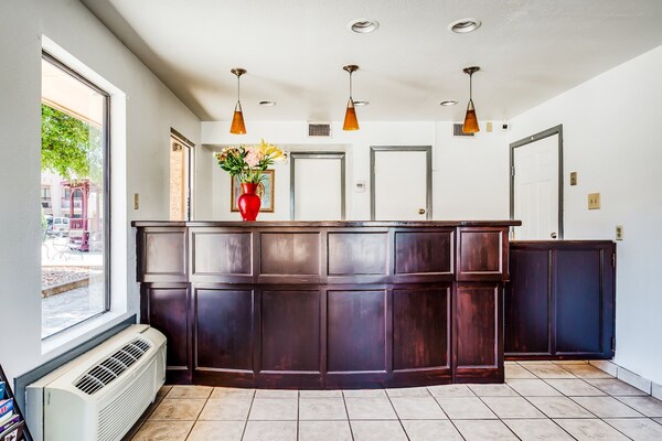Foto van Premium 2 Queensize Bed Roken - Vakantiehuis in Groesbeck TX - HallReception
