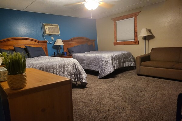 Foto van 1 King & 1 Queen Suite Niet-roken - Vakantiehuis in Gettysburg, SD - BedRoom