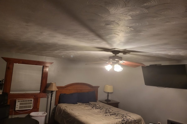 Foto van Queen Bed Niet Roken - Vakantiehuis in Gettysburg, SD - BedRoom
