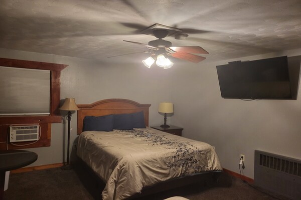 Foto van Queen Bed Niet Roken - Vakantiehuis in Gettysburg, SD - BedRoom
