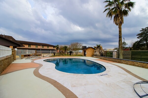 Foto van Premium Queen Suite | Houston - Vakantiehuis in Houston - Pool