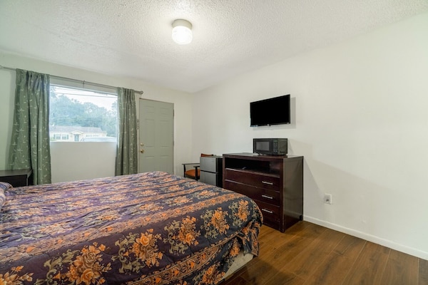 Foto van Tweepersoonsbed (queensize) | Roken | Palestina - Vakantiehuis in Palestine - BedRoom
