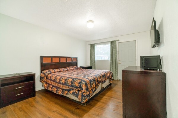 Foto van Tweepersoonsbed (queensize) | Roken | Palestina - Vakantiehuis in Palestine - BedRoom