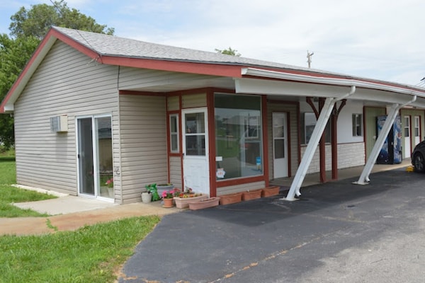 Foto van 2 Volle Bedden Niet Roken - Vakantiehuis in Wathena, KS - ExteriorSummer