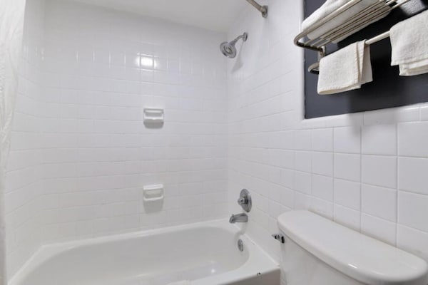 Foto van Premium kingsize bed | Roken mogelijk - Vakantiehuis in Lake Park GA - BathRoom