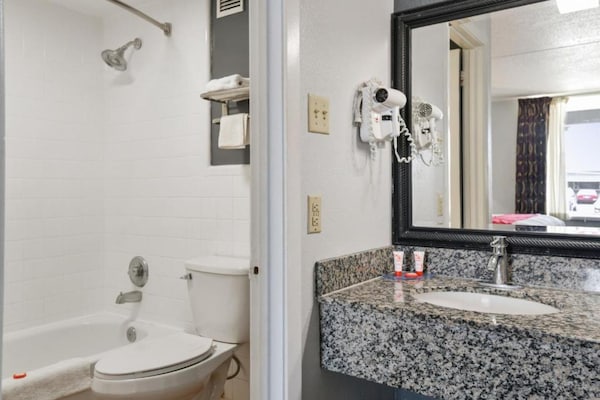 Foto van Premium kingsize bed | Roken mogelijk - Vakantiehuis in Lake Park GA - BathRoom
