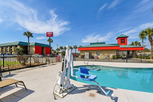 Foto van Premium kingsize bed | Roken mogelijk - Vakantiehuis in Lake Park GA - Pool