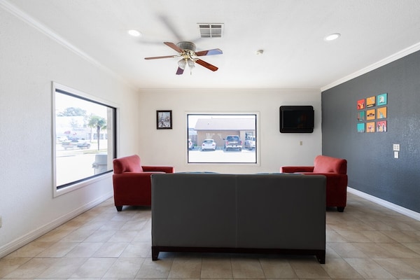 Foto van Premium tweepersoonsbed (Queensize) | NSMK - Vakantiehuis in DeRidder LA - FloorPlan
