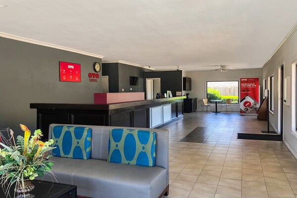 Foto van Premium tweepersoonsbed (Queensize) | NSMK - Vakantiehuis in DeRidder LA - HallReception