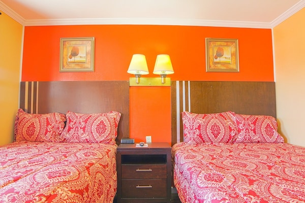 Foto van 1 Queensize Bed En 1 Volledig Bed - Vakantiehuis in Lockport, LA - BedRoom