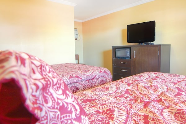 Foto van 1 Queensize Bed En 1 Volledig Bed - Vakantiehuis in Lockport, LA - BedRoom