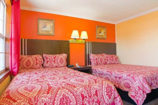 Foto van 1 Queensize Bed En 1 Volledig Bed - Vakantiehuis in Lockport, LA - BedRoom