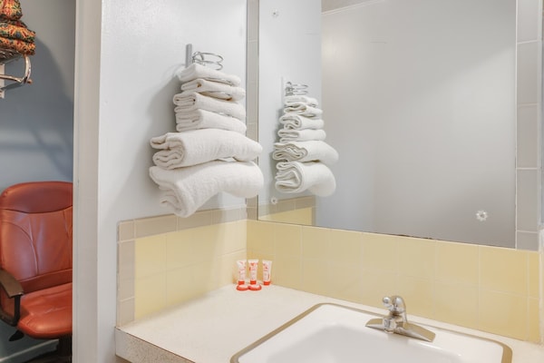 Foto van 1 tweepersoonsbed (Queensize) & 2 tweepersoonsbedden | Smk - BathRoom