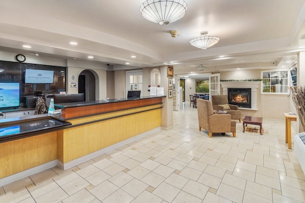Foto van Premium Queen Suite | Renton WA - Vakantiehuis in Renton WA - HallReception