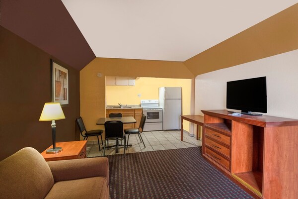 Foto van Premium 2 Queensize Bed Met Kitchenette - Vakantiehuis in Odessa TX - BedRoom